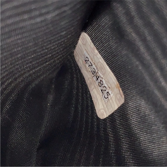 CHANEL Black Textured Leather Wallet - Picture 8 of 8